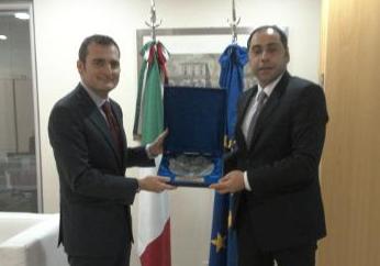 &copy; 2013 - 27.2.2016_Lacorazza con il console Smimmo