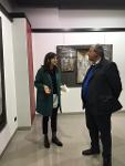 11.4.2017_Mollica visita la mostra dell'artista Maria...