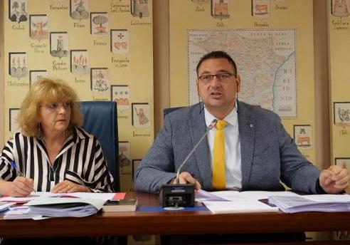 © 2013 - Il presidente della quarta Commissione consiliare Zullino e la funzionaria Summa