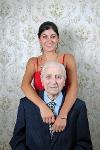 &copy; 2013 - Gaetano Plasmati, Mary 19 anni con il bisnonno Domenico 95 anni